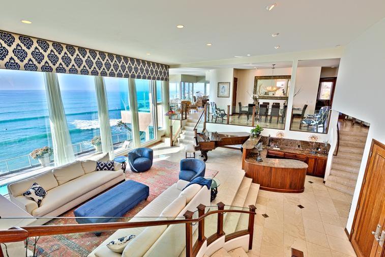 Celebrity Oceanfront Estate Holiday home *