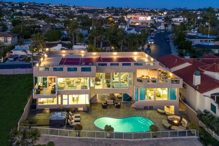 Celebrity Oceanfront Estate Holiday home San Diego