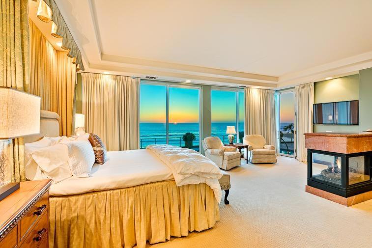 Celebrity Oceanfront Estate San Diego
